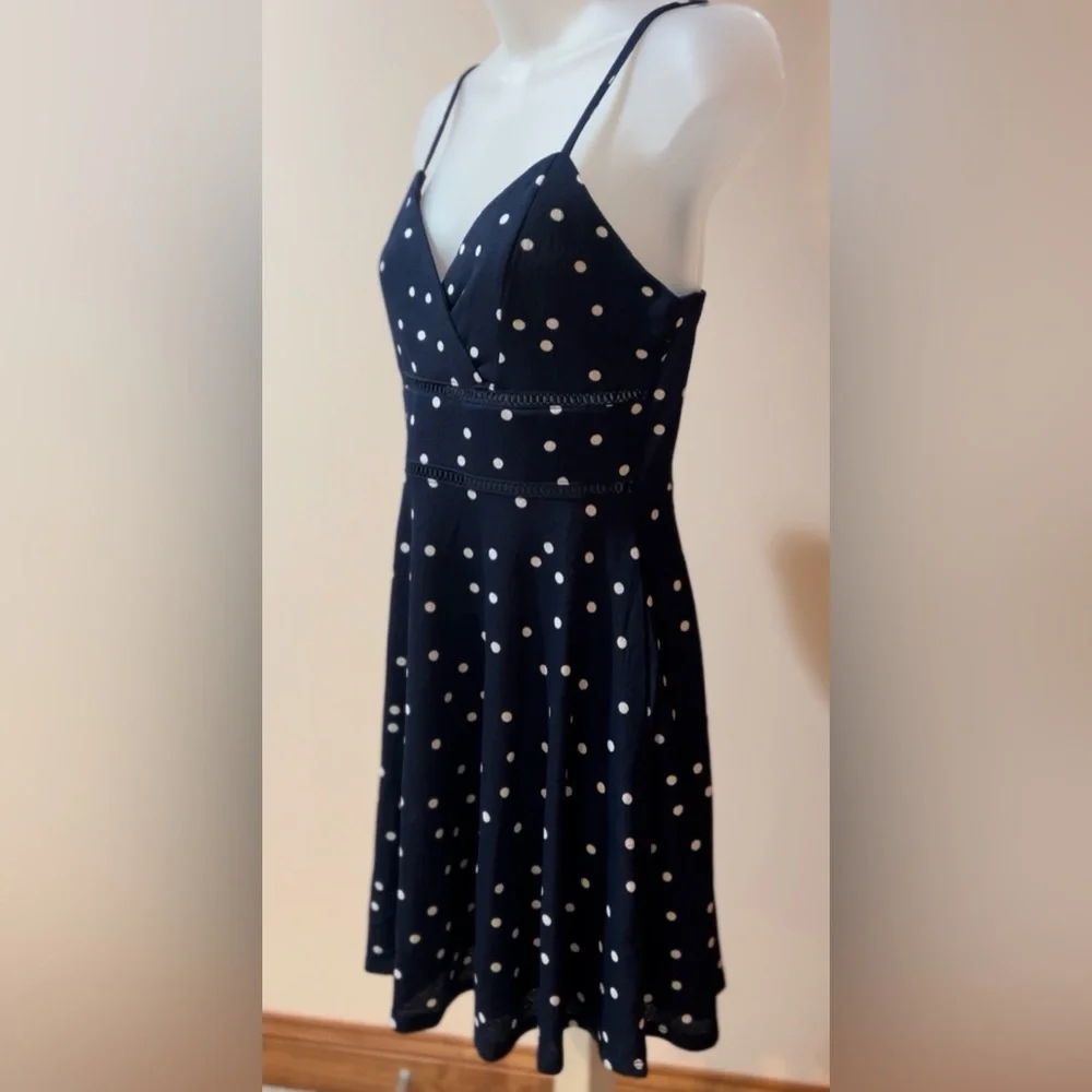 NWT 🏷️ JUN & IVY BY FRANCESCA’S NAVY, POLKA DOT STYLE COCKTAIL DRESS SIZE SMALL - Picture 3 of 7